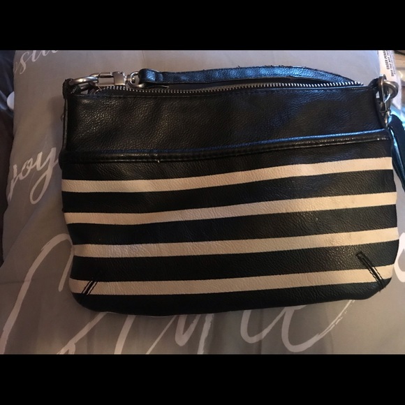 Merona Handbags - ❤️Merona black and white stripped purse❤️